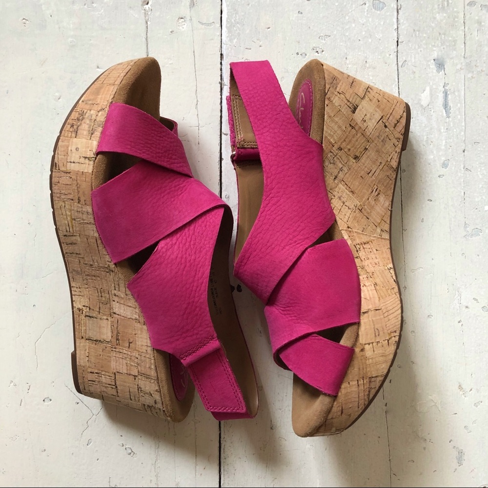 NWOB - Clarks Caslynn Shae Wedge Sandal - Size 11
